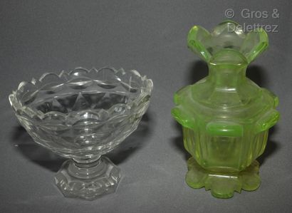 null 
Meeting of 13 pieces in glass, crystal and glass paste:




- Green glass biscuit...