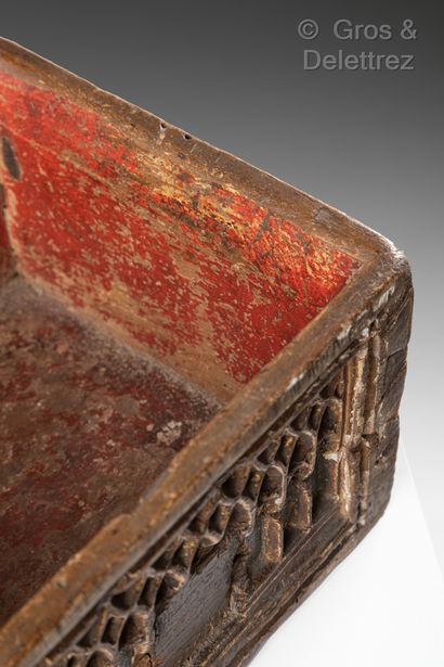 null Small carved wooden box, front decorated with fillings.

Northern Italy, second...