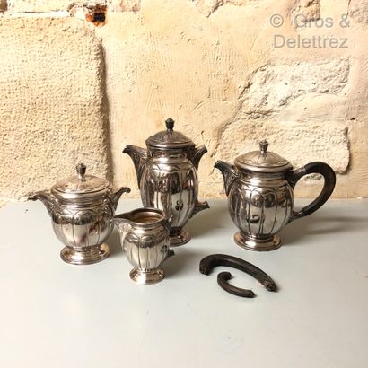 null Service thé/ café en métal argenté d'une théière, d'une cafetière, un sucrier...