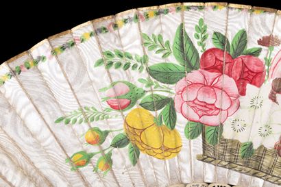  Between China and Europe, circa 1790-1830 Folded fan, the double sheet of silver...