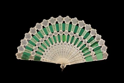 null Green cabriolet, Europe, circa 1880
Folded fan, called "cabriolet", the leaves...