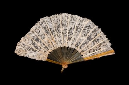 null Roses, roses, Europe, circa 1900
Folded fan, the leaf in needle lace decorated...
