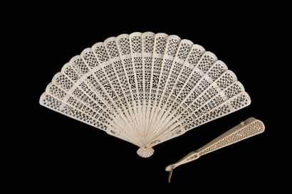 null Two fans, China, 19th century *One, of broken bone type cut with stylized flowers...