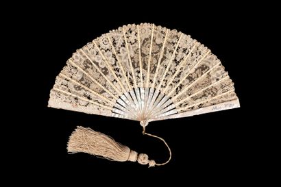  Bouquets, Europe, circa 1900 Folded fan, the leaf in bobbin and needle lace drawing...