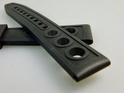 null BREITLING

bracelet caoutchouc - rubber strap

dimensions-size: 18mm

boucle-buckle:...