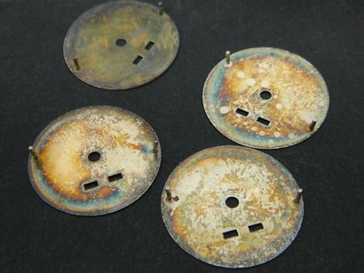 null Lot de 4 cadrans HEUER Vintage

4 vintage Heuer dials



cadran triple date



couleur:...