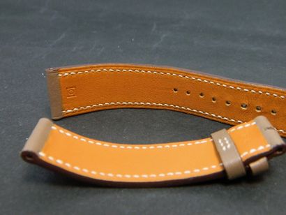 null HERMES

Bracelet cuir

Taille: 19mm

longueur: 115mm / 70mm

boucle: 17mm

couleur:...