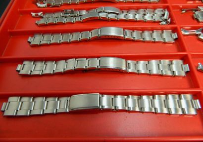 null Lot de bracelets à rivets

12 Bracelets:

- 12mm x 4

- 18mm x1

- 19mm x2

-...