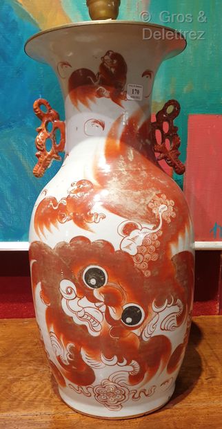 null 
China Porcelain baluster vase decorated in red of dogs of fô Mounted in lamp...