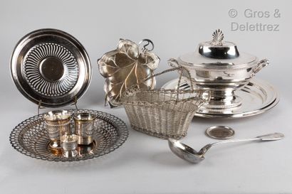 Lot in silver plated metal including covered...