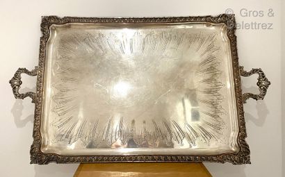 null Important silver plated tray of rectangular form, the edge underlined of acanthus...