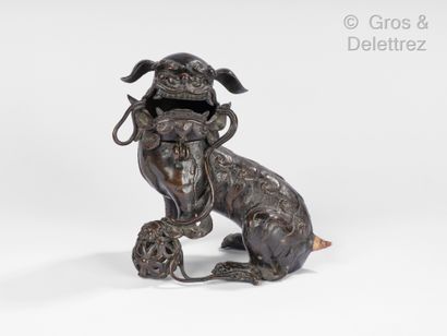  Japan around 1900 Dog of fô in brown patinated...