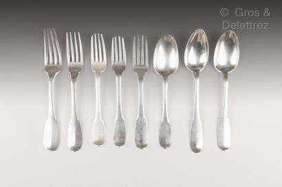 null Lot in silver model uniplat composed of seven forks and five spoons of table....