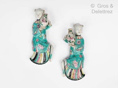 CHINA, Jiaqing period Two cookie sconces...