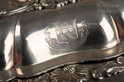 null Covered silver vegetable dish of rectangular form, the edge underlined by shells...