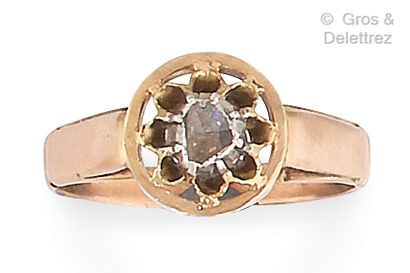 Pink gold ring, decorated with a rose-cut...