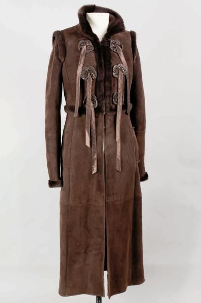 VALENTINO Manteau en envers daim marron et mouton, petit col droit, simple boutonnage,...