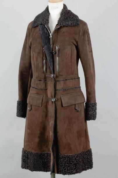 null Manteau zippé en peaux lainées marron, col et poignets en Astrakan Bukhara marron,deux...