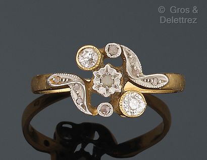 null Yellow gold "Toi et Moi" ring, set with old-cut diamonds in a closed setting,...
