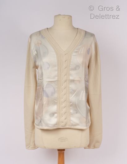 HERMES Paris made in Italy Beige cashmere sweater, silk twill inserts printed "Bal...