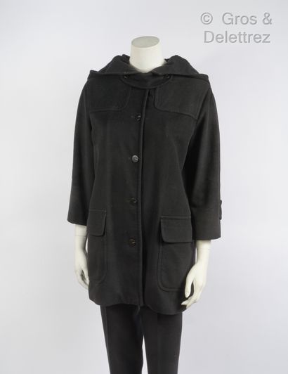 CHANEL Identification par Karl Lagerfeld Collection Automne / Hiver 1999-2000 — Duffle-coat...