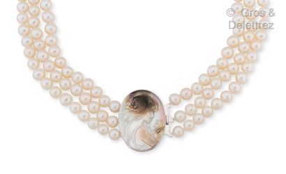 null Necklace "Collar" in white gold, composed of three rows of cultured pearls....