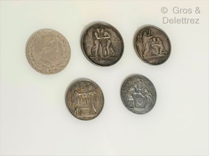 null Lot comprenant quatre pièces commémoratives en argent représentant des « Souvenirs...