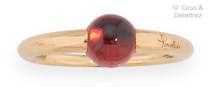 POMELATTO "M'Ama Non M'Ama" - Ring in pink gold, decorated with a garnet. Signed...