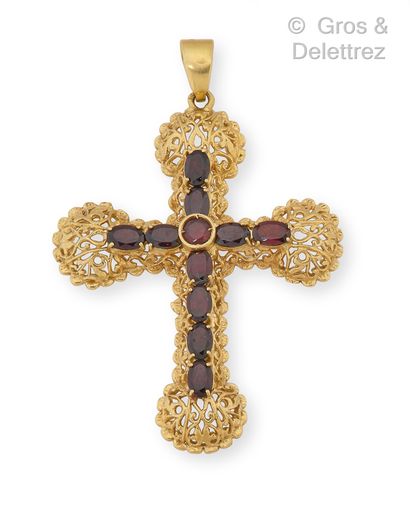Important cross pendant in yellow gold with...