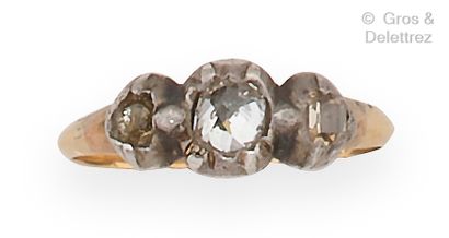 null Pink gold ring, decorated with rose-cut diamonds. Finger size : 54. Gross weight:...