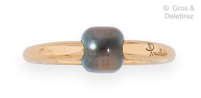 POMELATTO "M'Ama Non M'Ama" - Pink gold ring, set with a London blue topaz. Signed...