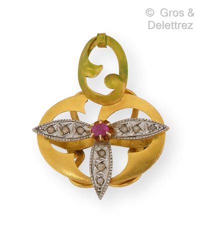 null Flower" necklace in yellow gold, set with rubies, stones and varnished. Dimensions:...