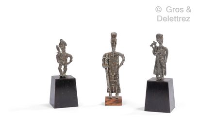 null Trois figurines en plomb dit « plombs de Seine » représentant des pèlerins.

XIXe...