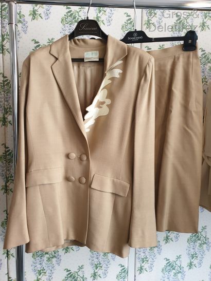 null Emmanuelle KHANH Skirt suit in beige viscose, jacket with single-breasted buttoning,...