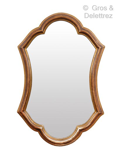 null Miroir ceintré polylobé en bois mouluré

103 x 67 cm

Eclats