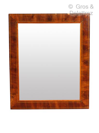 null Miroir rectangulaire en placage 

XIXe siècle

80 x 66 cm

Piqûres et manqu...
