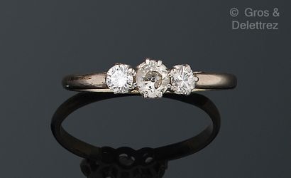null White gold "Garter" ring, set with old-cut diamonds. Finger size : 57 P. Gross...