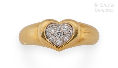 null Heart" ring in yellow gold, paved with diamonds in the center. Finger size :...