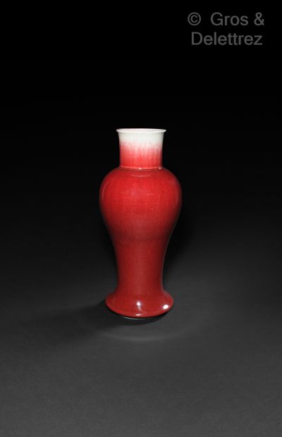 Vase langyao, en porcelaine émaillé sang...