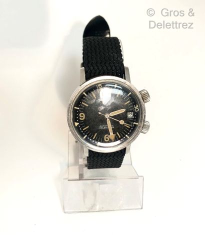 LIP Nautic - Diving watch in steel, round case 36 mm, black dial with Arabic numerals...