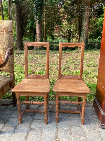 Paire de chaises dites Lorraine en bois naturel...