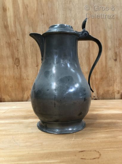 null LILLE (?) - Pewter baluster beaker with flat top lid, molded spout and poucier....