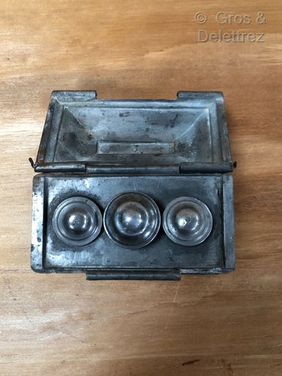 null FRANCE - Rectangular pewter box with a molded base and a pyramidal lid with...