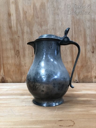 TOURNAI - Pewter baluster jug with domed...