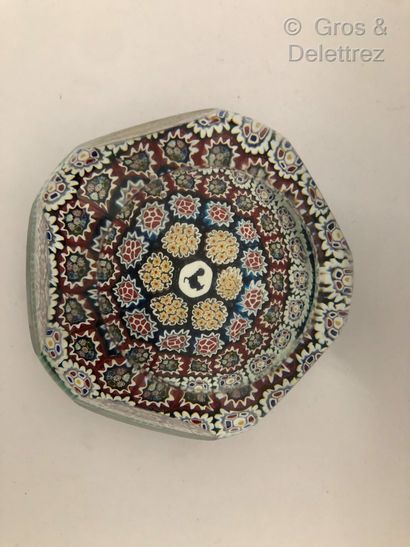 null Important paperweight in round crystal with facets 



Sulfide decorated with...