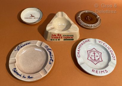 null Moulin des Loups and Sarreguemines



Lot of five advertising ashtrays in earthenware...