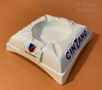 null Decat Paris



Advertising ashtray in earthenware for Cinzano



18,5 x 18,5...