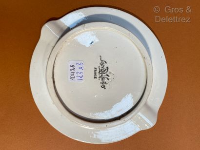 null Sarreguemines



Lot of three advertising ashtrays in earthenware for the marks...