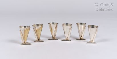 DESNY

Suite of six silver-plated metal goblets

H...