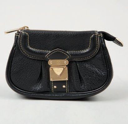 LOUIS VUITTON Porte-monnaie 13cm en cuir grené noir reprenant la forme d'un sac,...